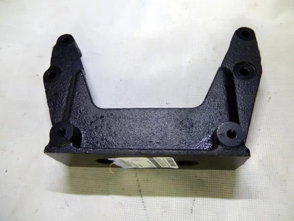 купить Кронштейн передней опоры 6520 / ПАО КамАЗ